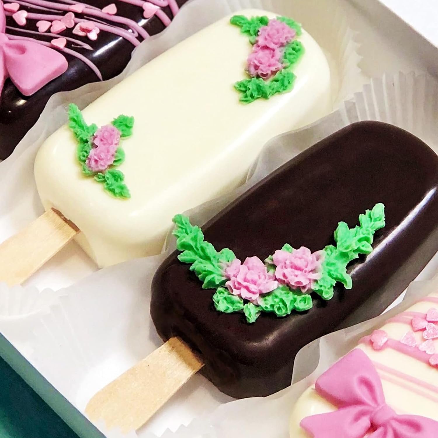 Rose Wreath Fondant Mold. 4 Packs Mini Flowers Garland Bow Silicone Chocolate Molds for Cake Decoration. Cupcake Toppers Wedding Birthday Party Fence Decor. Candy Clay Resin - 图片 16