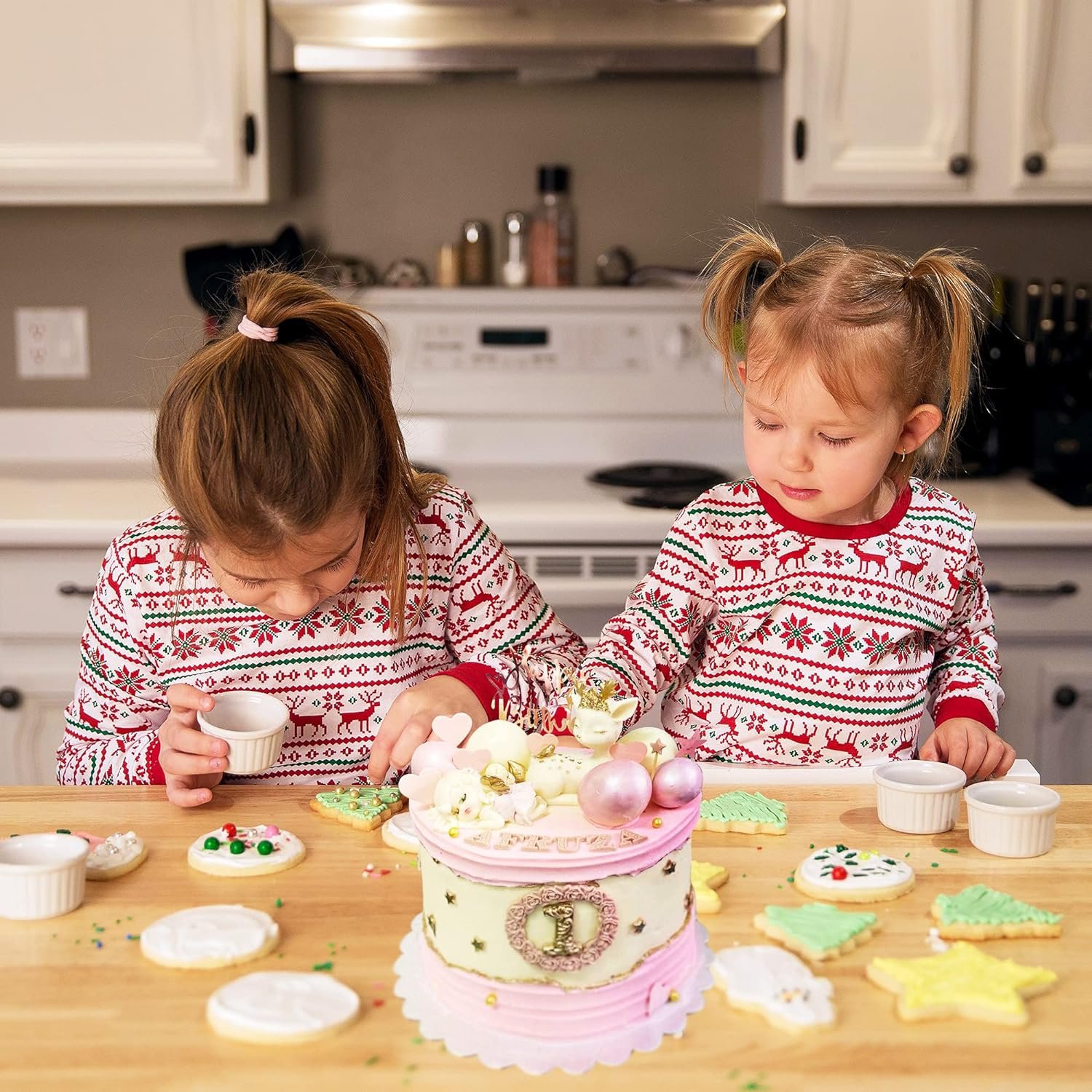 Rose Wreath Fondant Mold. 4 Packs Mini Flowers Garland Bow Silicone Chocolate Molds for Cake Decoration. Cupcake Toppers Wedding Birthday Party Fence Decor. Candy Clay Resin - 图片 21